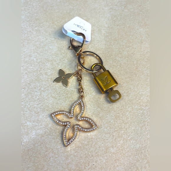 LOUIS VUITTON Lock & Key: #344 on Unbranded NWT Bag Charm/Keychain, EUC - Picture 4 of 10